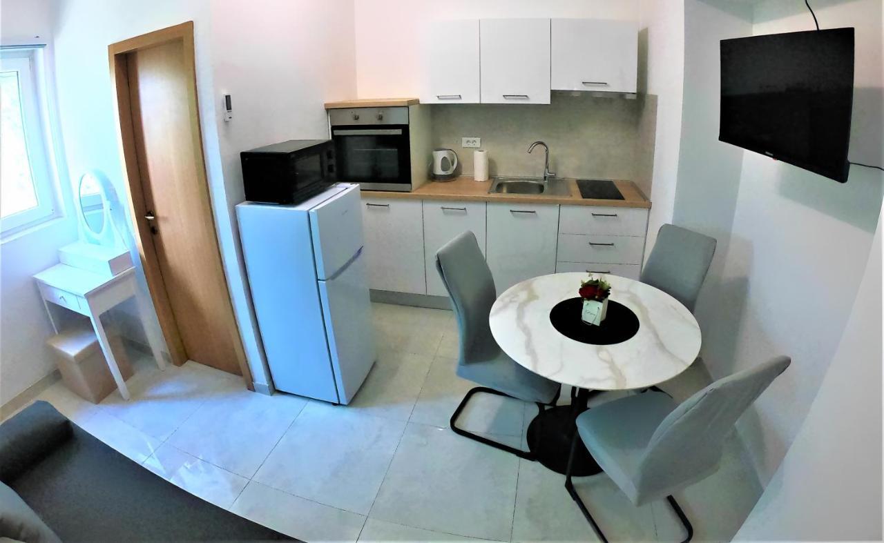 Apartman Tina Ražanac Extérieur photo